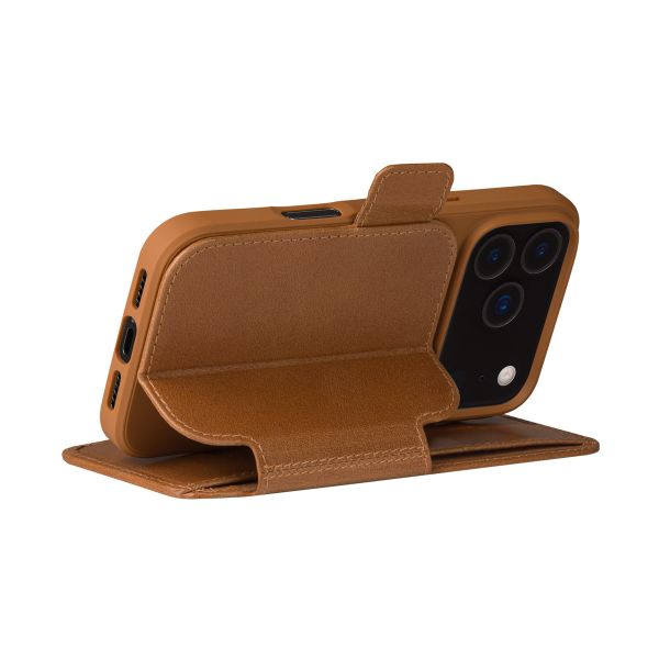 dbramante1928 Étui de télephone portefeuille Copenhagen Apple iPhone 17 Pro - Tan