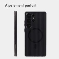Accezz Coque arrière Lite avec MagSafe | Fluted | Samsung Galaxy S25 Ultra - Noir
