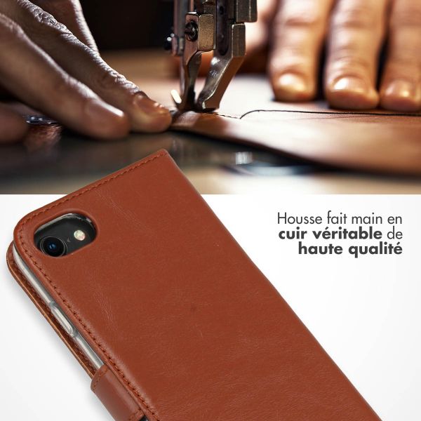 Selencia Étui portefeuille en cuir véritable Apple iPhone SE (2022 / 2020) / 8 / 7 / 6(s) - Marron clair