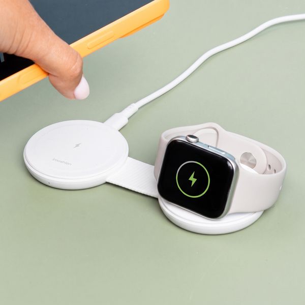 imoshion Chargeur de voyage sans fil 2-en-1 25 W - iPhone / AirPods / Apple Watch - Qi2.2 - Blanc