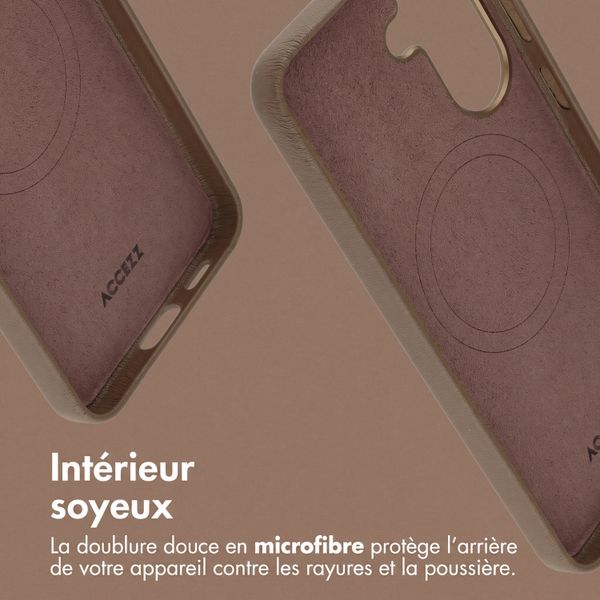 Accezz Coque arrière en cuir avec MagSafe Samsung Galaxy A57 (5G) - Marron café