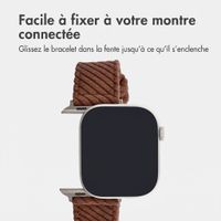 imoshion Bracelet en velours côtelé Apple Watch | 44/45/46/49 mm - Marron