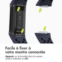 imoshion Bracelet sport en silicone avec boucle Fitbit Charge 5 / 6 - Bleu foncé
