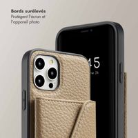 Selencia Coque de télephone Sera avec cordon et porte-cartes enveloppe Apple iPhone 12 (Pro) - Taupe