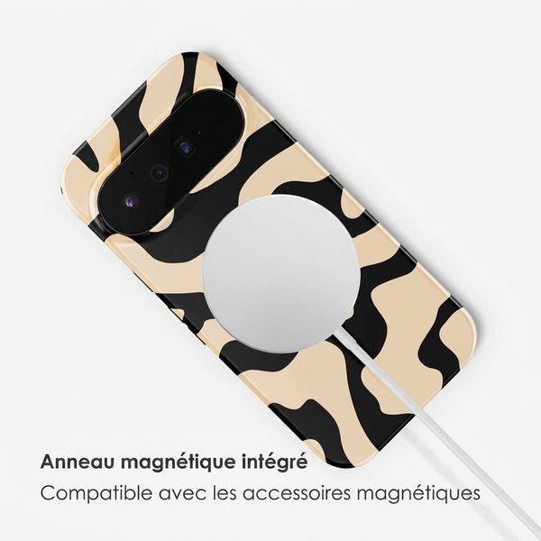 Selencia Coque arrière Vivid avec MagSafe Google Pixel 11 Pro - Art Wave Black