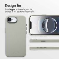 Accezz Coque arrière en cuir avec MagSafe Apple iPhone 17e / 16e - Light Grey