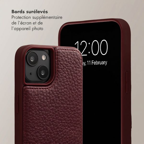Selencia Coque de télephone Nova avec cordon et porte-cartes Apple iPhone 14 / 13 - Bold Burgundy