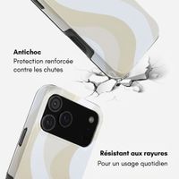 Selencia Coque arrière Vivid Apple iPhone 18 Pro - Desert Waves Beige