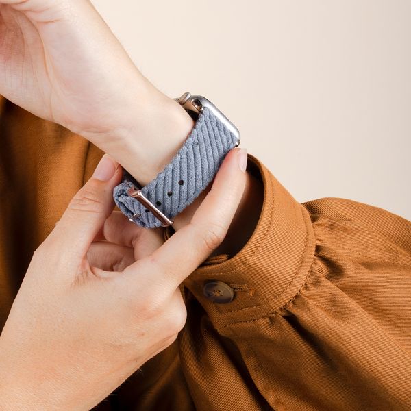 imoshion Bracelet en velours côtelé Apple Watch | 38/40/41/42 mm - Bleu clair