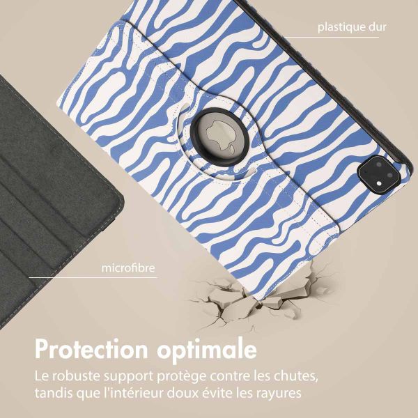 imoshion Coque tablette Design rotatif à 360° Apple iPad Pro 13 (2025) M5 / (2024) M4 - White Blue Stripes