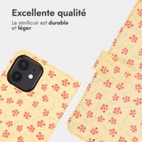 imoshion Étui de télephone portefeuille Design Apple iPhone 12 (Pro) - Sunny Yellow Petite Flowers