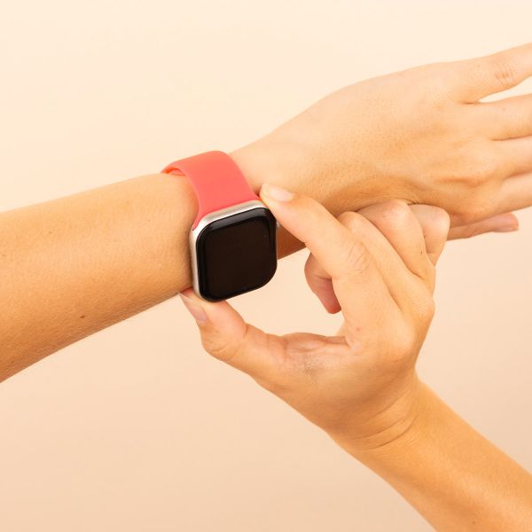 imoshion Bracelet en silicone⁺ Apple Watch | 38/40/41/42 mm - Taille S/M - Coral