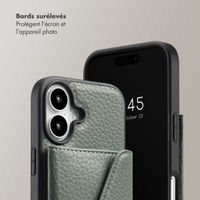 Selencia Coque de télephone Sera avec cordon et porte-cartes enveloppe Apple iPhone 16 - Sage Green