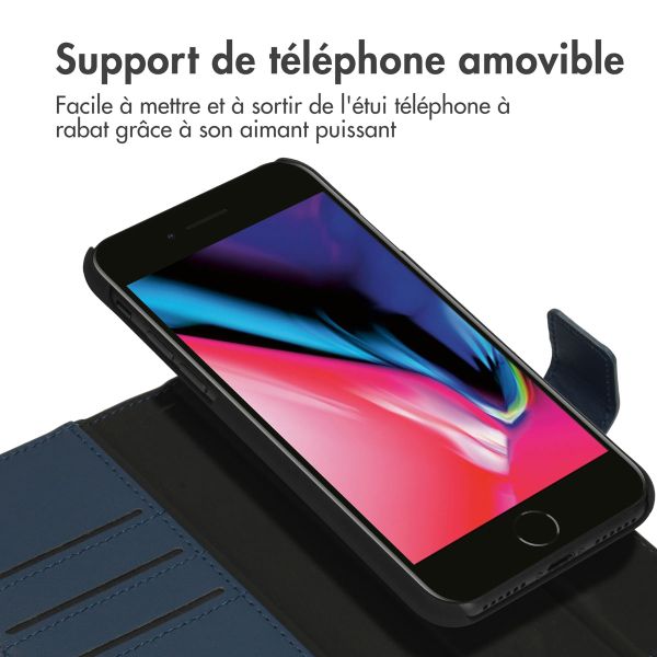 Accezz Étui de téléphone portefeuille en cuir de qualité supérieure 2 en 1 Apple iPhone SE (2022 / 2020) / 8 / 7 / 6(s) - Bleu foncé