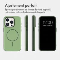 imoshion Coque arrière Color avec Thin MagSafe Ring Apple iPhone 15 Pro - Vert foncé