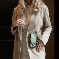 Selencia Coque de télephone Nova Croco avec cordon et porte-cartes Apple iPhone 15 - Sage Green