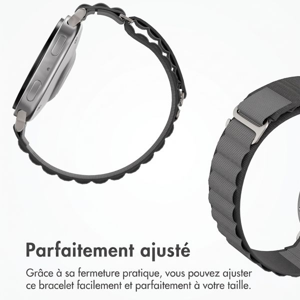 Accezz Bracelet en nylon Alpine Samsung Galaxy Watch 9 (40/44mm) / Watch 8 (40/44mm) / Classic (46mm) - Dark Grey