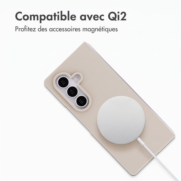 Accezz Coque Liquid Silicone avec MagSafe Samsung Galaxy Z Fold 8 Ultra - Stone