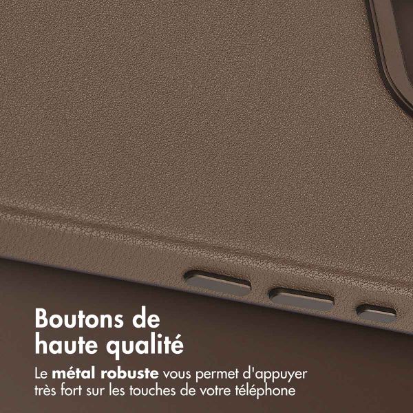 Accezz Coque arrière en cuir avec MagSafe Apple iPhone 17e / 16e - Marron café
