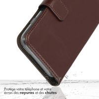 Selencia Étui portefeuille en cuir véritable Apple iPhone 17 - Marron