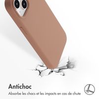 Accezz Coque Liquid Silicone avec MagSafe Apple iPhone 15 - Marron clair