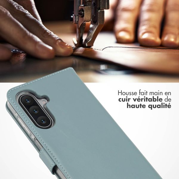 Selencia Étui portefeuille en cuir véritable Samsung Galaxy A17 (5G) / (4G) - Air Blue