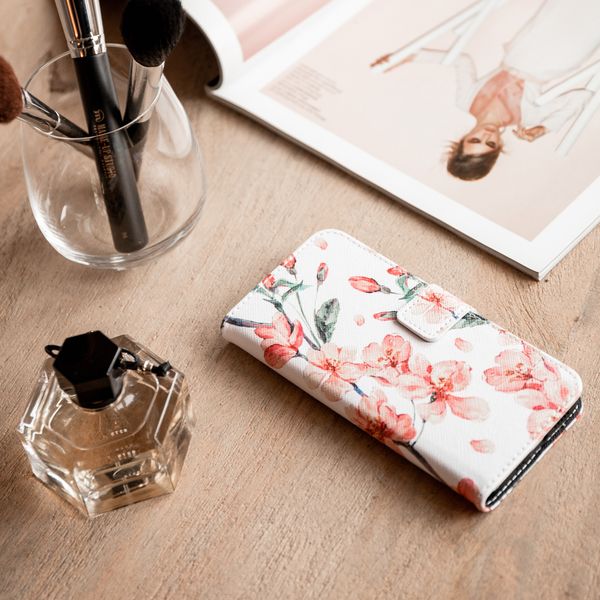 imoshion Design Softcase Bookcase Google Pixel 8 - Blossom Watercolor White