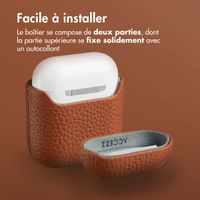 Accezz Coque en cuir véritable  Apple Airpods 1 / 2 - Cognac