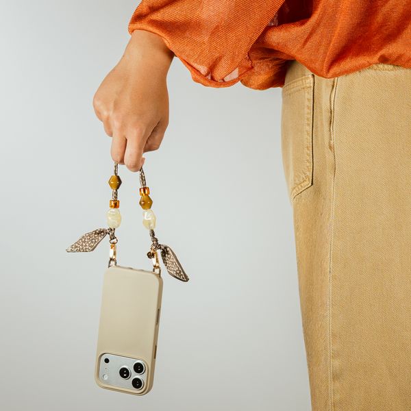 Selencia Coque arrière Rivièra avec MagSafe avec crochets amovibles Apple iPhone 17 Pro - Milky Latte