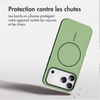 imoshion Coque arrière Color avec Thin MagSafe Ring Apple iPhone 18 Pro Max / 17 Pro Max - Vert foncé