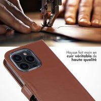 Selencia Étui portefeuille en cuir véritable Apple iPhone 16 Pro Max - Marron clair