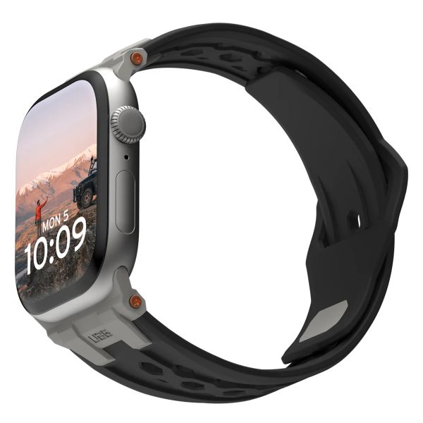 UAG Bracelet Monarch en silicone Apple Watch | 44/45/46/49 mm - Black Titanium