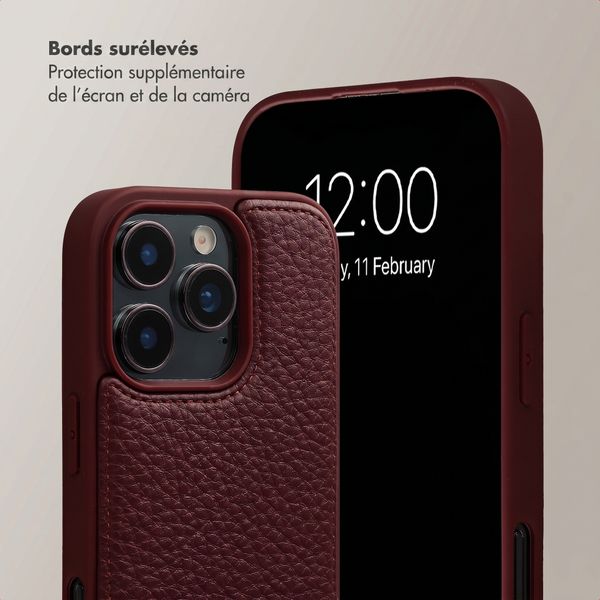 Selencia Coque de télephone Nova avec cordon et porte-cartes Apple iPhone 16 Pro - Bold Burgundy