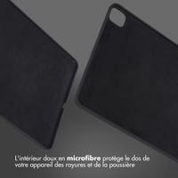 Accezz Coque Liquid Silicone avec porte-stylet Apple iPad Pro 12.9 (2022) / Pro 12.9 (2021) / Pro 12.9 (2020) - Noir