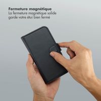 Selencia Étui portefeuille amovible Olyn avec MagSafe Apple iPhone 17e / 16e - Noir
