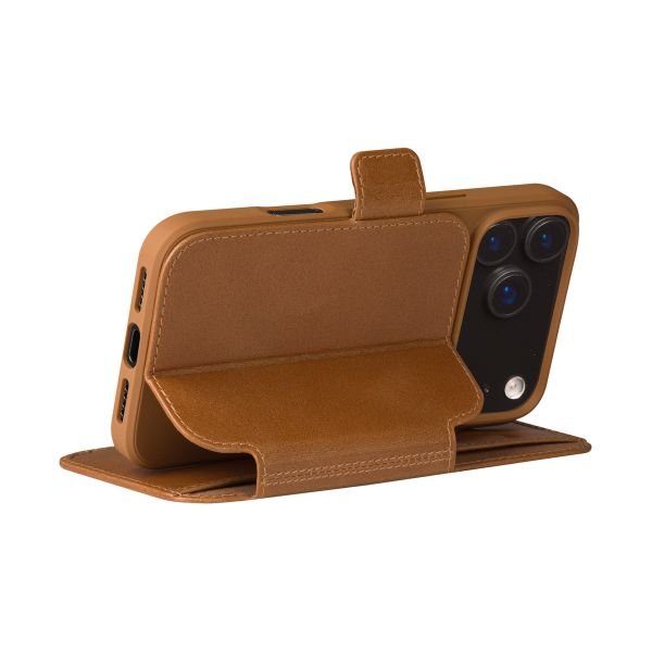 dbramante1928 Étui de télephone portefeuille Copenhagen Apple iPhone 17 Pro Max - Tan