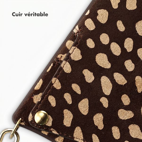 Selencia Nova coque arrière en cuir véritable avec porte-cartes Apple iPhone 17 Pro - Fawn Chic