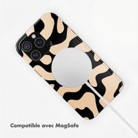Selencia Coque arrière Vivid avec MagSafe Apple iPhone 18 Pro Max / 17 Pro Max - Art Wave Black