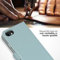 Selencia Étui portefeuille en cuir véritable Apple iPhone SE (2022 / 2020) / 8 / 7 / 6(s) - Air Blue