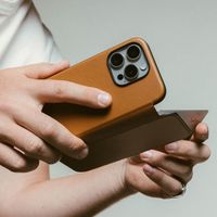 Nomad Étui de télephone portefeuille Modern Leather Folio Apple iPhone 16 Pro Max - English Tan