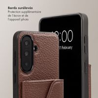 Selencia Coque de télephone Sera avec cordon et porte-cartes enveloppe Samsung Galaxy A36 - Chocolate Brown