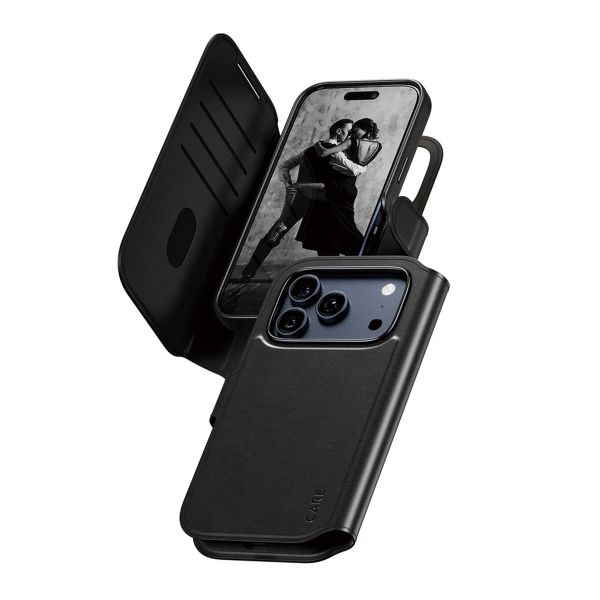 CARE by PanzerGlass Étui de télephone portefeuille Tango 2 en 1 avec MagSafe Apple iPhone 17 Pro - Black
