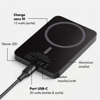 Selencia Powerbank Vivid 5 000 mAh - MagSafe et Qi - Black / Bonbon Stripe Raspberry