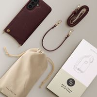 Selencia Coque de télephone Nova avec cordon et porte-cartes Samsung Galaxy A57 (5G) - Bold Burgundy
