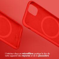 Accezz Coque Liquid Silicone avec MagSafe Apple iPhone 15 Plus - Rouge