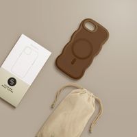 Selencia Coque arrière Wavy avec MagSafe Apple iPhone 17e / 16e - Mocha Brown