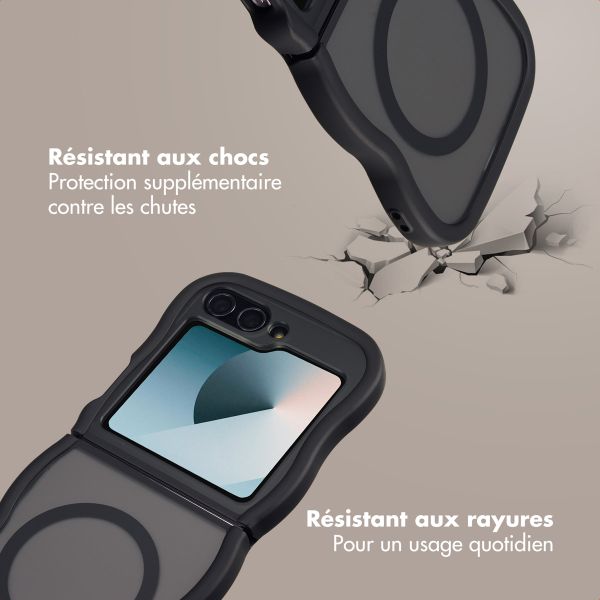 Selencia Coque arrière Wavy avec MagSafe Samsung Galaxy Z Flip 6 / Flip 7 FE - Noir