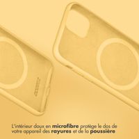 Accezz Coque Liquid Silicone avec MagSafe Apple iPhone 14 Plus - Jaune