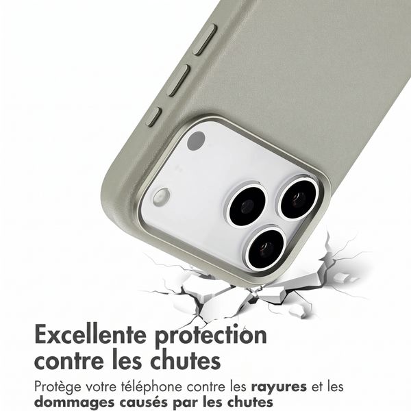 Accezz Coque arrière en cuir avec MagSafe Apple iPhone 18 Pro Max / 17 Pro Max - Light Grey