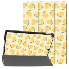 imoshion Coque tablette Design Trifold Apple iPad 9 (2021) 10.2 pouces / iPad 8 (2020) 10.2 pouces / iPad 7 (2019) 10.2 pouces - Citrus Dream